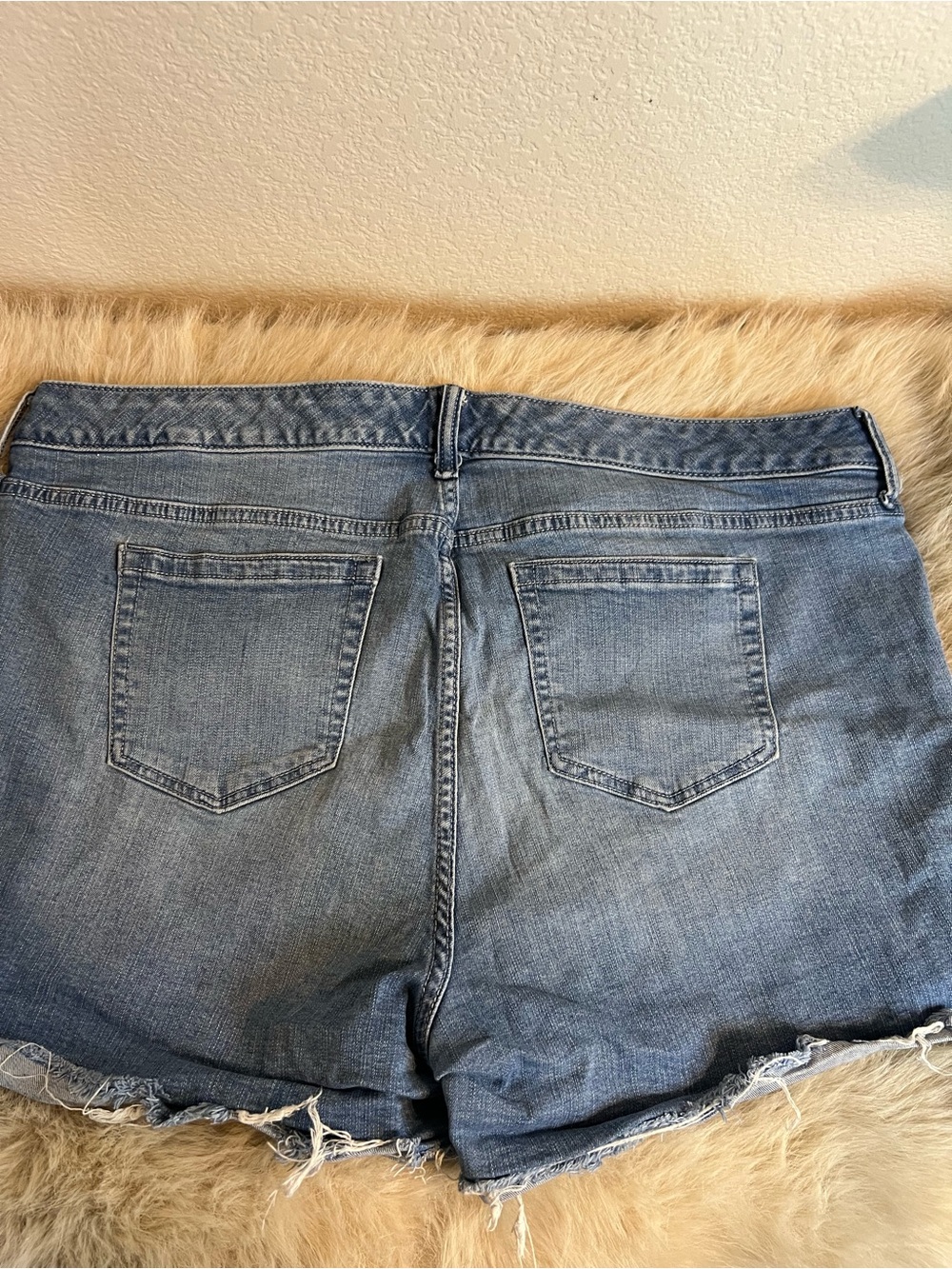 torrid Light Wash Denim Shorts - Picture 5 of 5